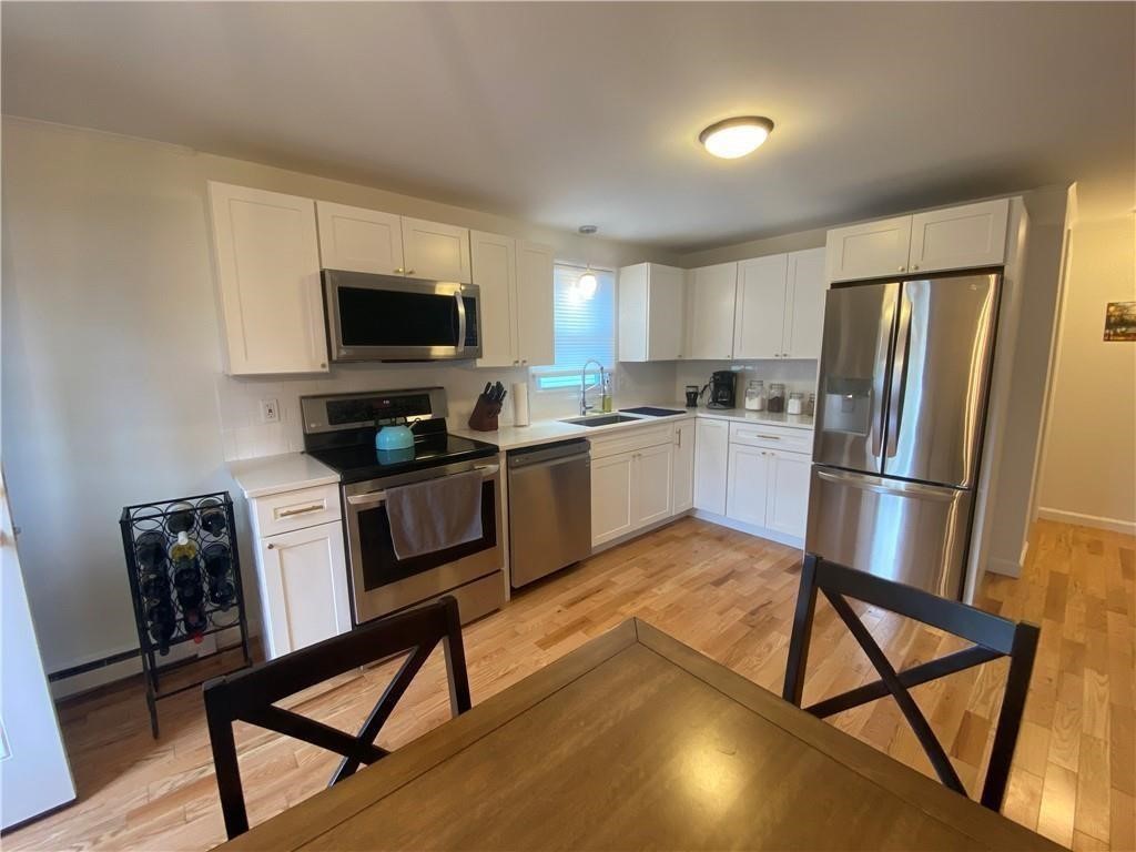 32 Middleton Avenue W