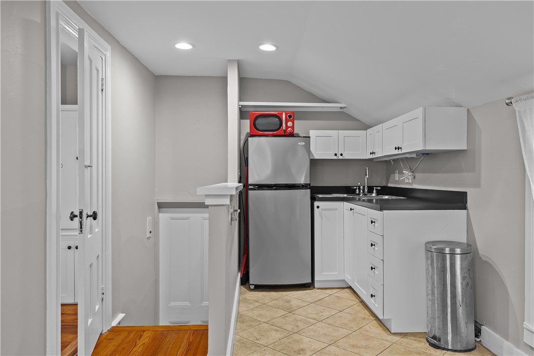 4 Red Cross Avenue 4