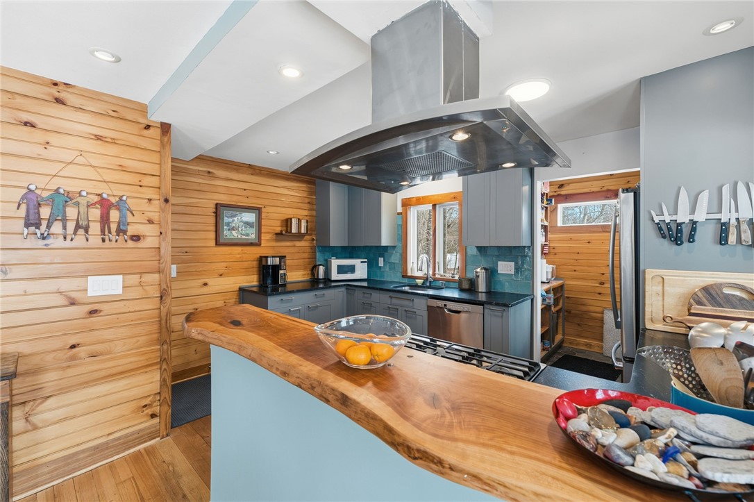 65 Columbia Heights Oval Circle