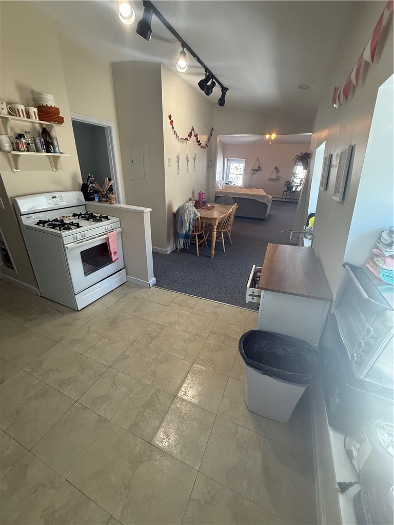 9 Narragansett Avenue 3