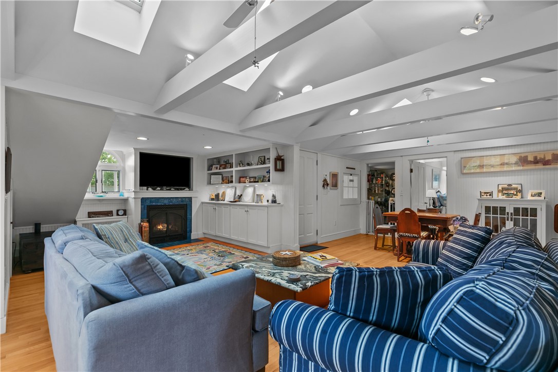 718 Bellevue Avenue 5