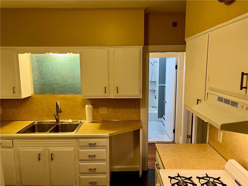 121 Rutherglen Avenue