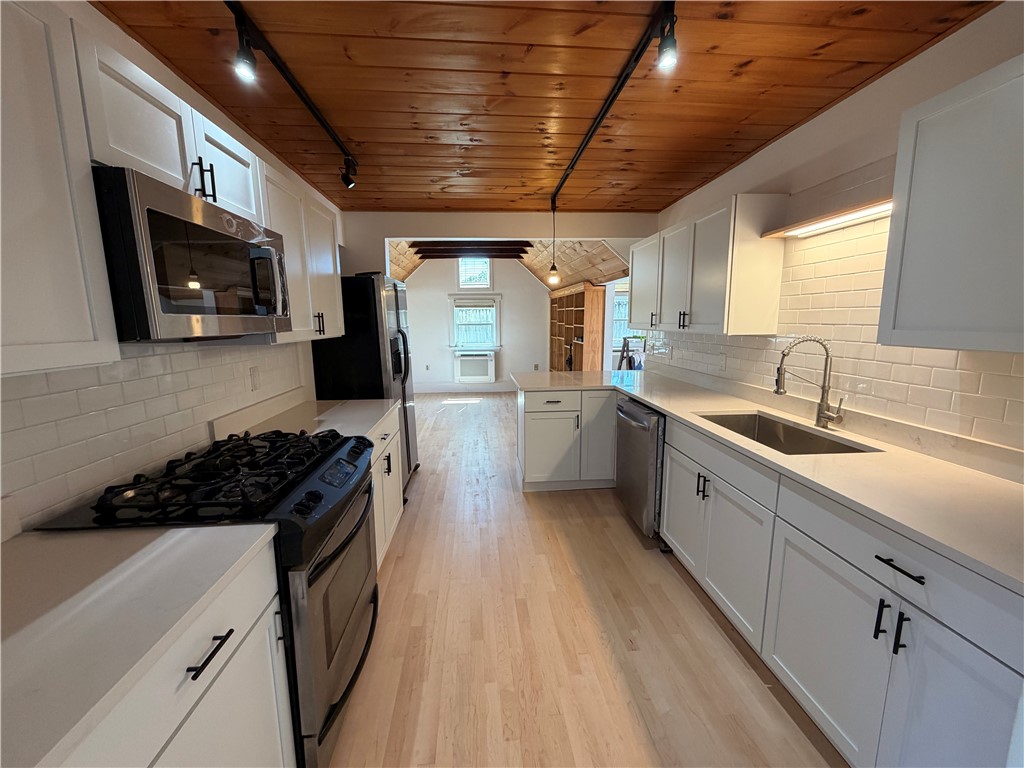 112 King Phillips Street