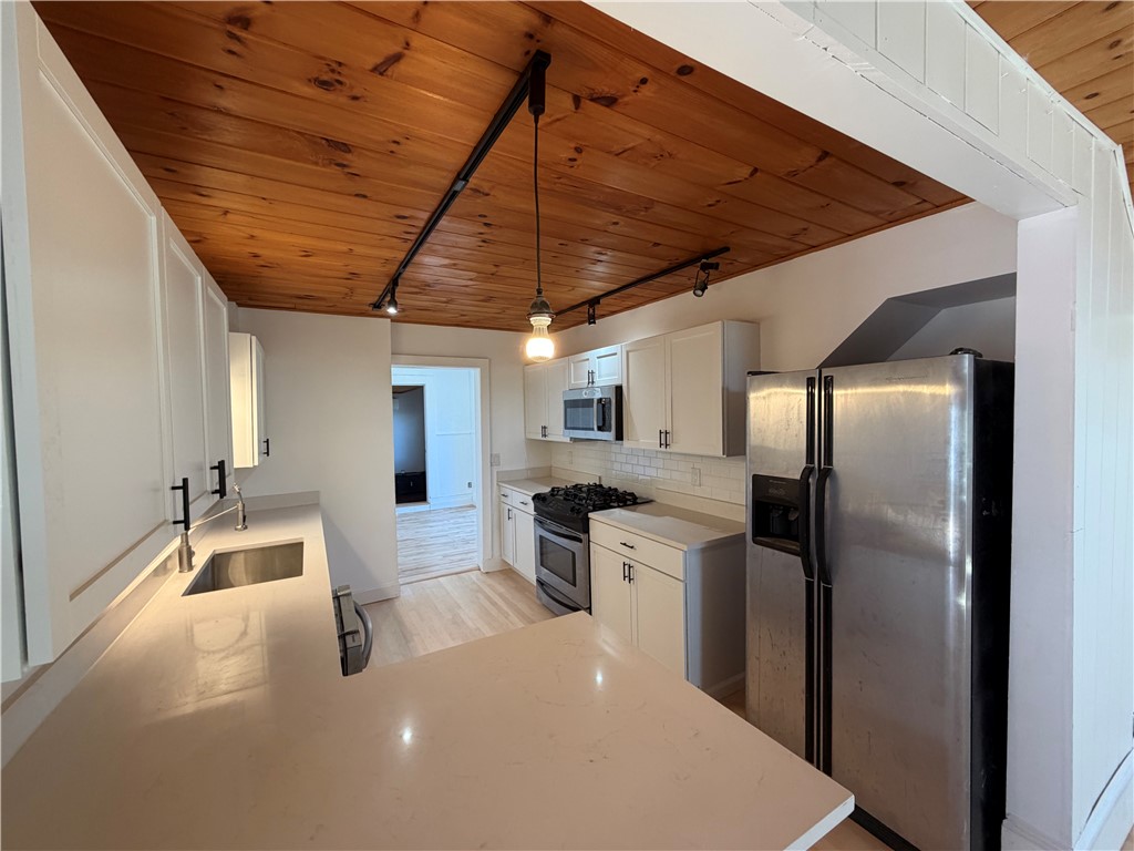 112 King Phillips Street