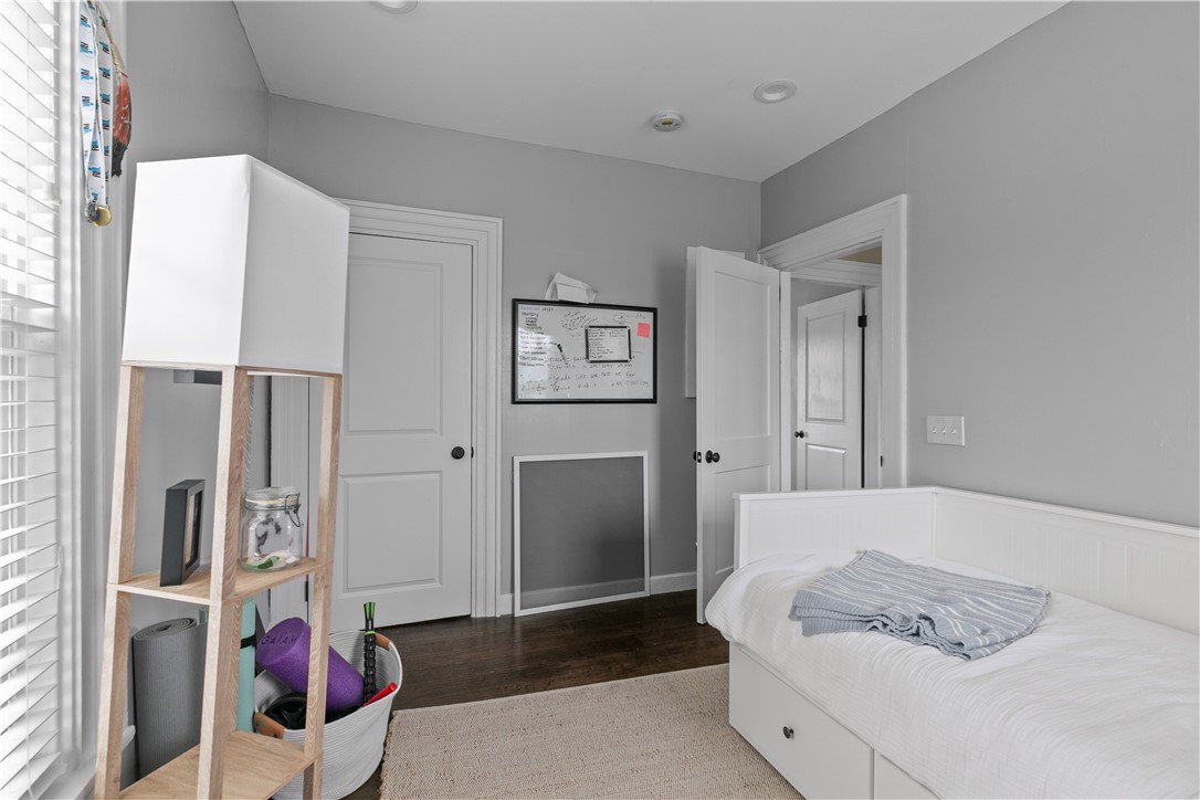 5 Elliot Place