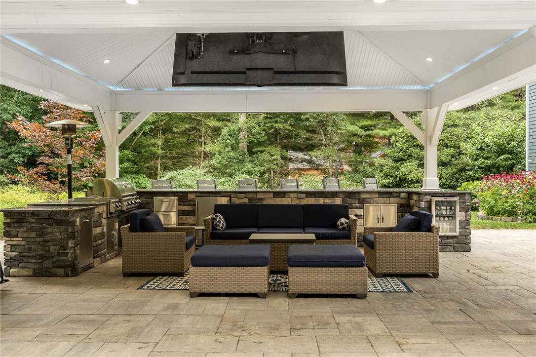 91 Woodridge Drive
