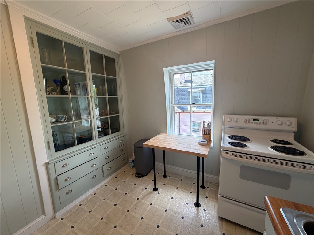 44 Everett Street 3