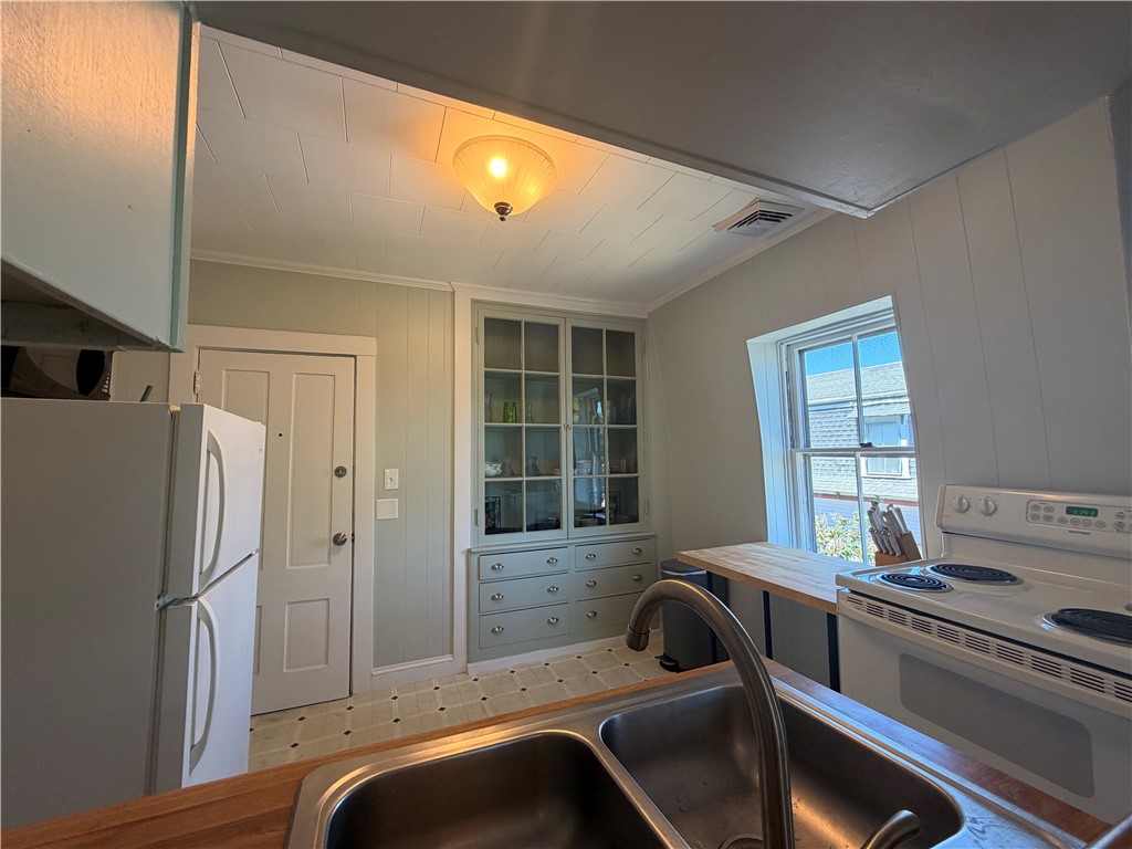 44 Everett Street 3