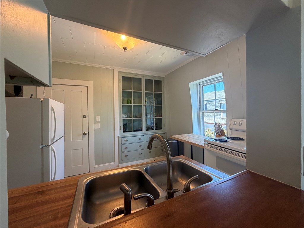 44 Everett Street 3