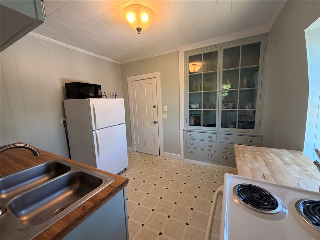 44 Everett Street 3