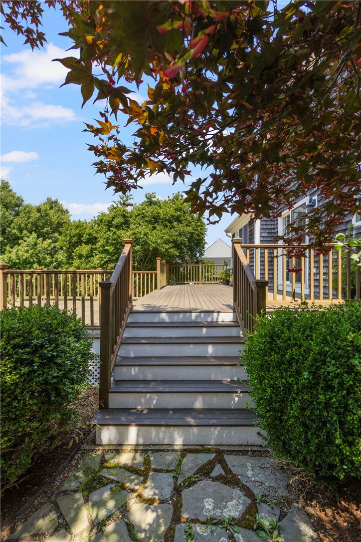 220 Island Drive