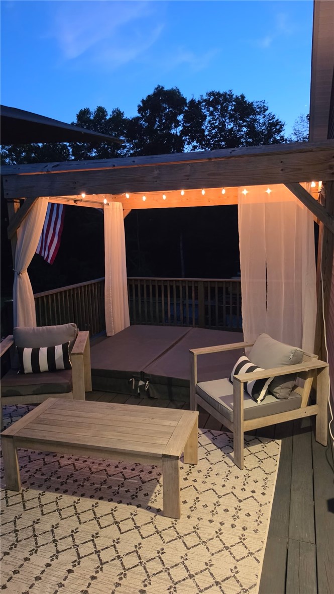 95 Buttonwoods Road