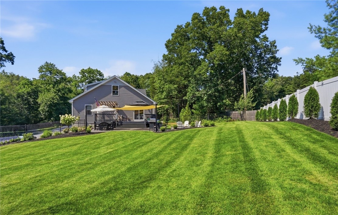 95 Buttonwoods Road