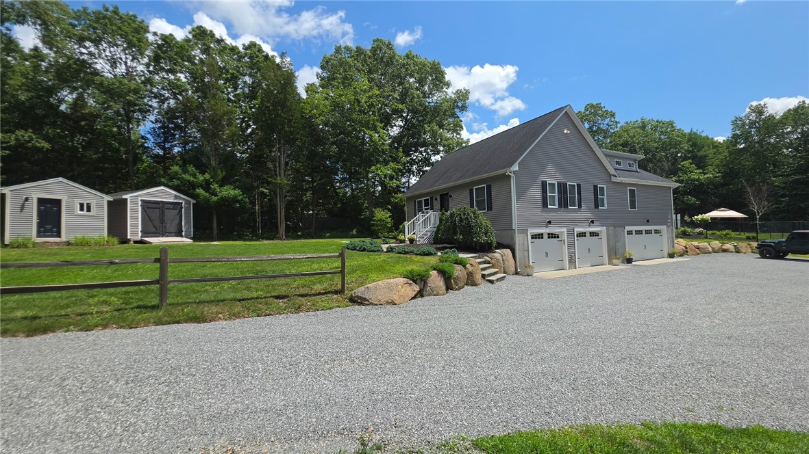 95 Buttonwoods Road