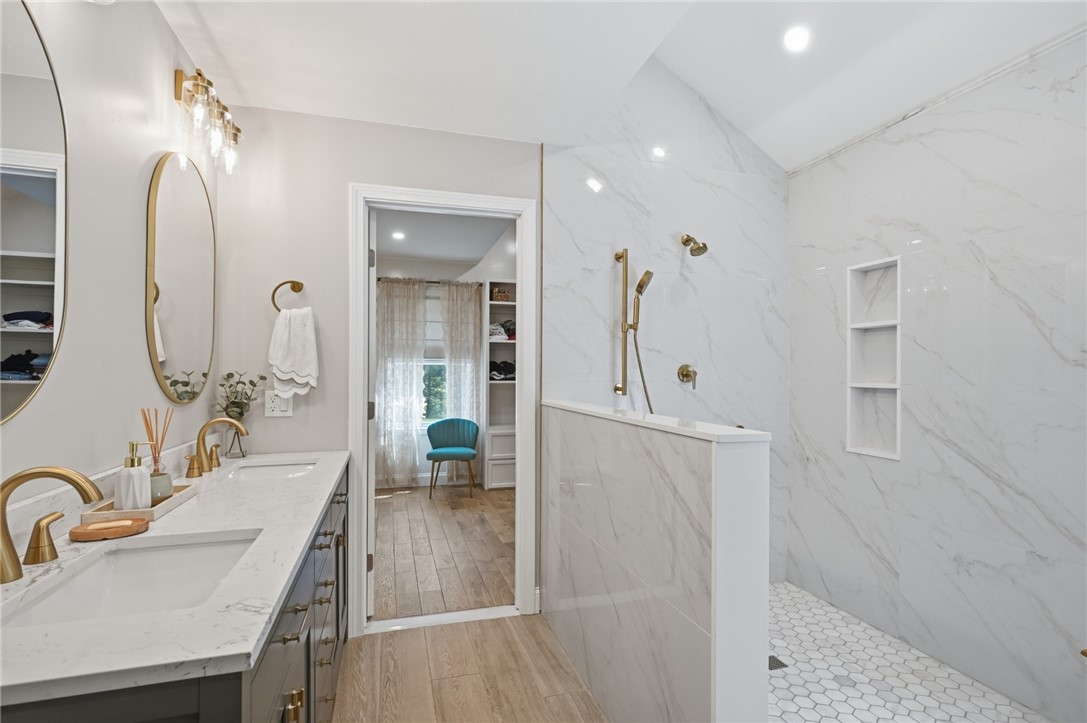 95 Buttonwoods Road