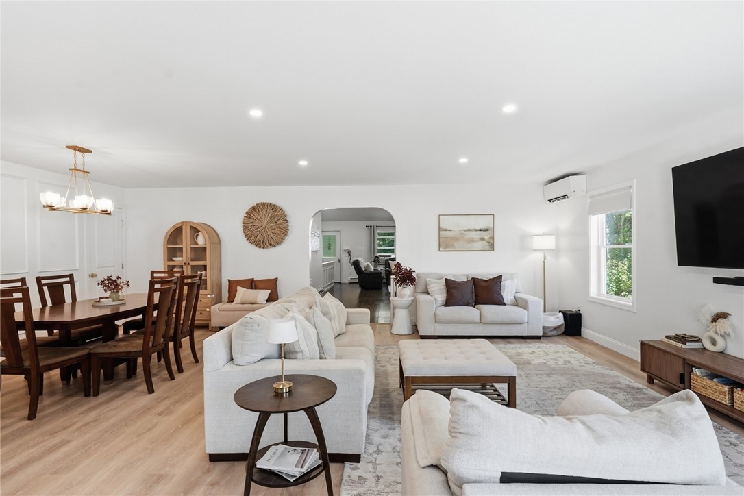 95 Buttonwoods Road