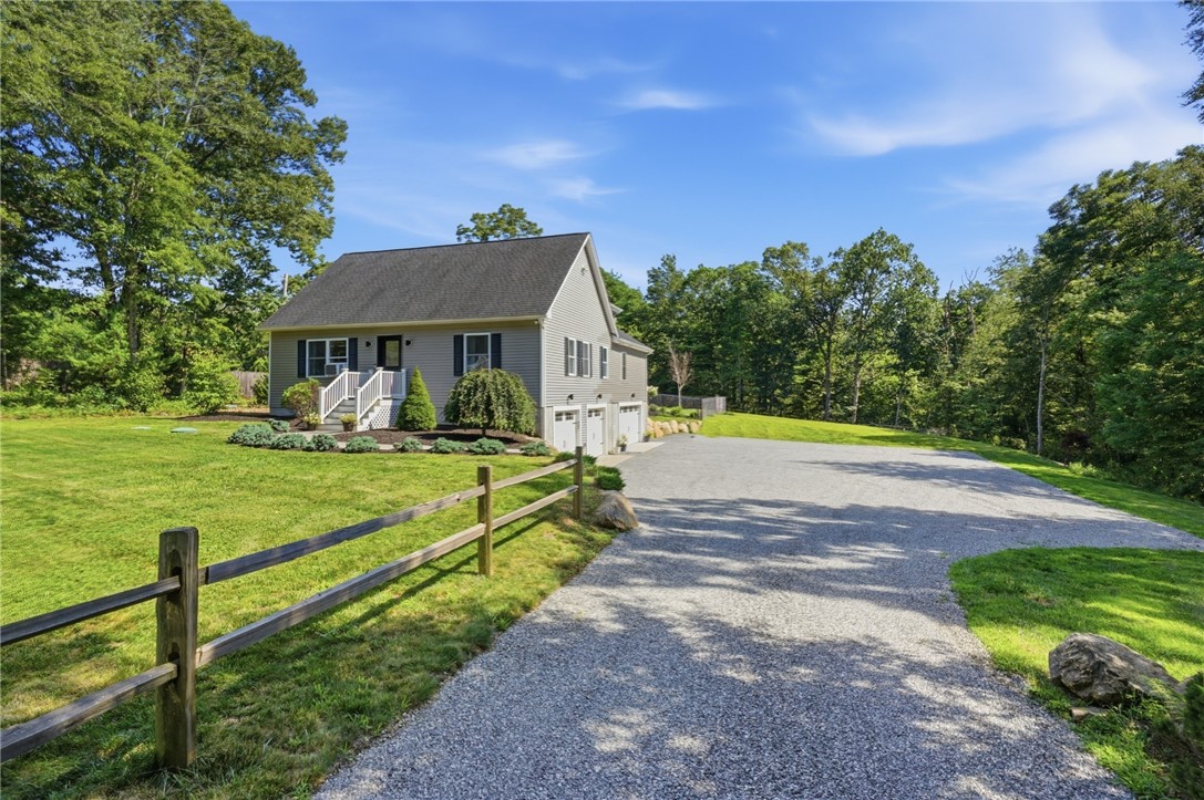 95 Buttonwoods Road