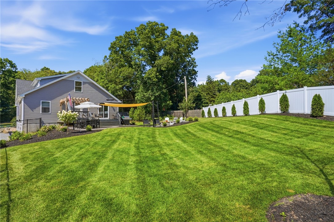 95 Buttonwoods Road