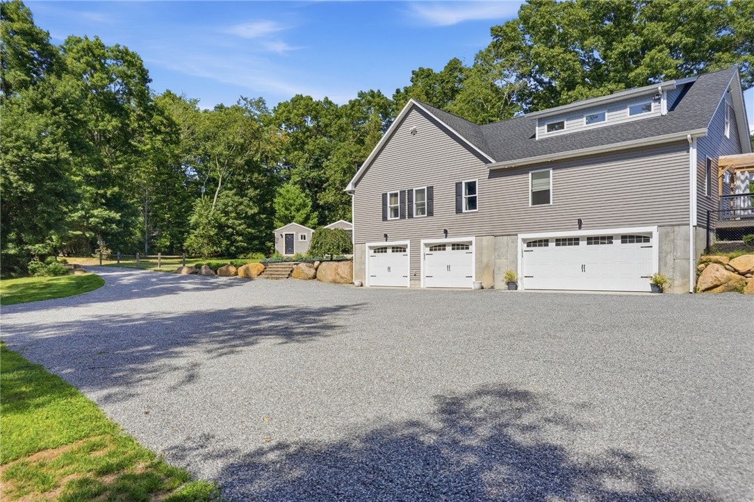 95 Buttonwoods Road