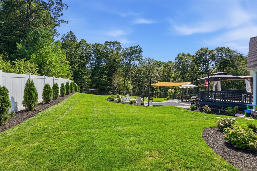 95 Buttonwoods Road