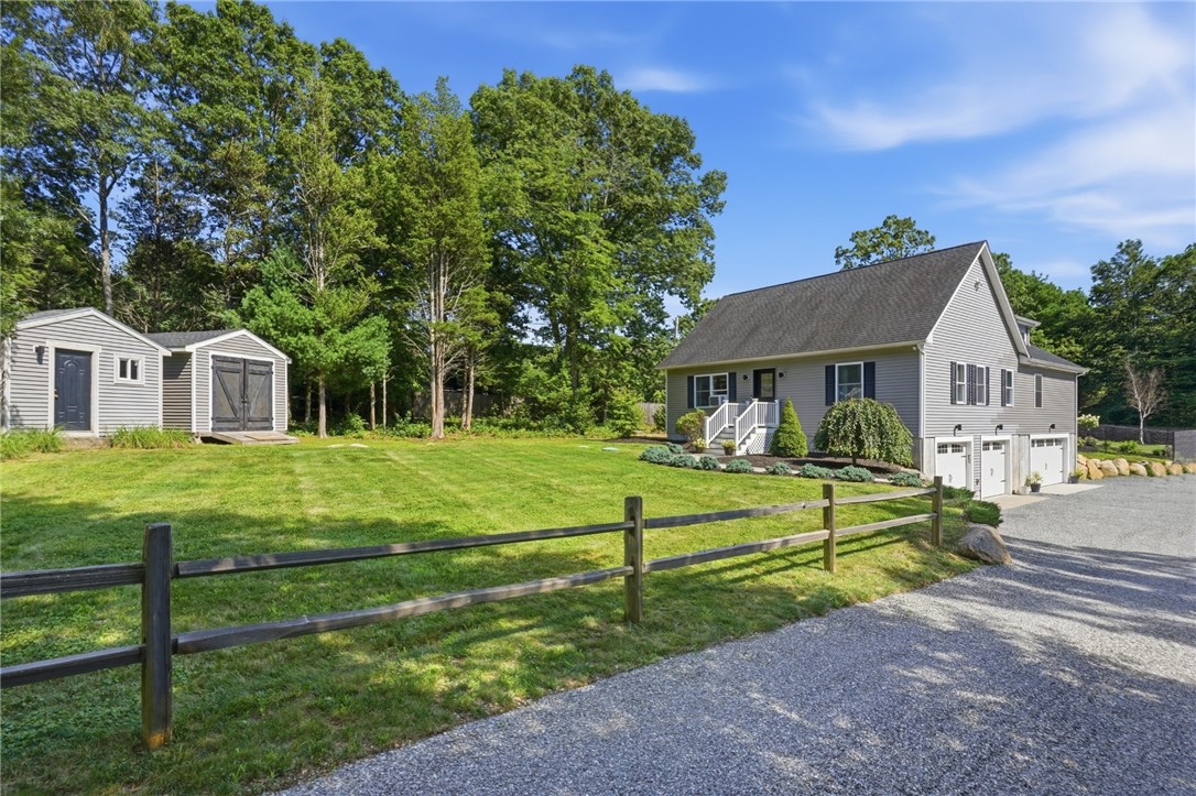 95 Buttonwoods Road