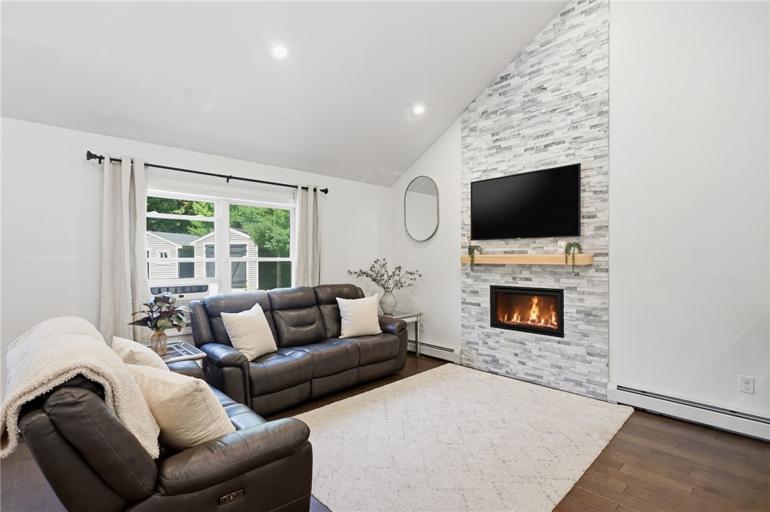 95 Buttonwoods Road