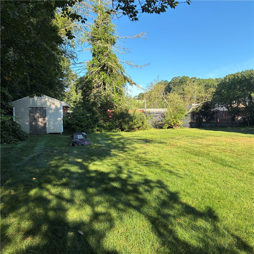 44 MAXWELL Drive