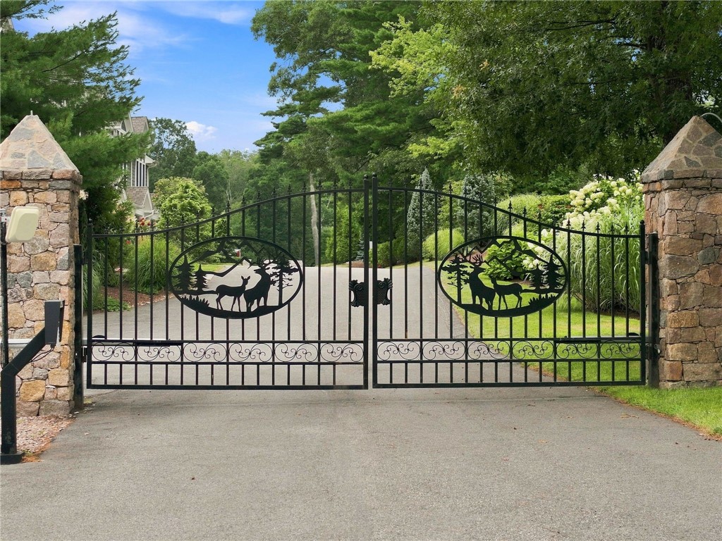 2 Bumblebee Lane