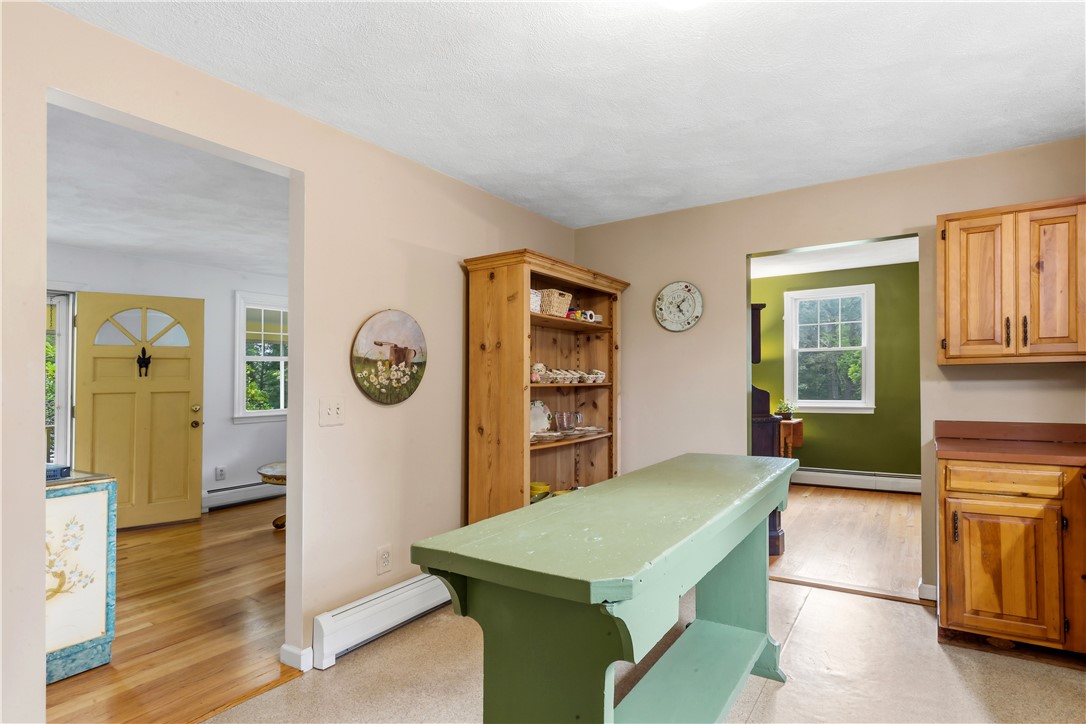 808 Ten Rod Road
