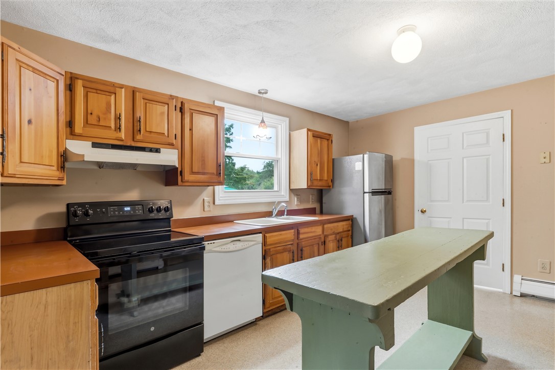 808 Ten Rod Road