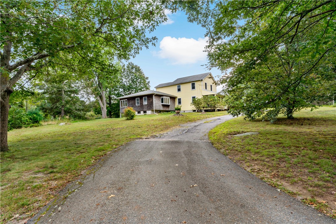 808 Ten Rod Road