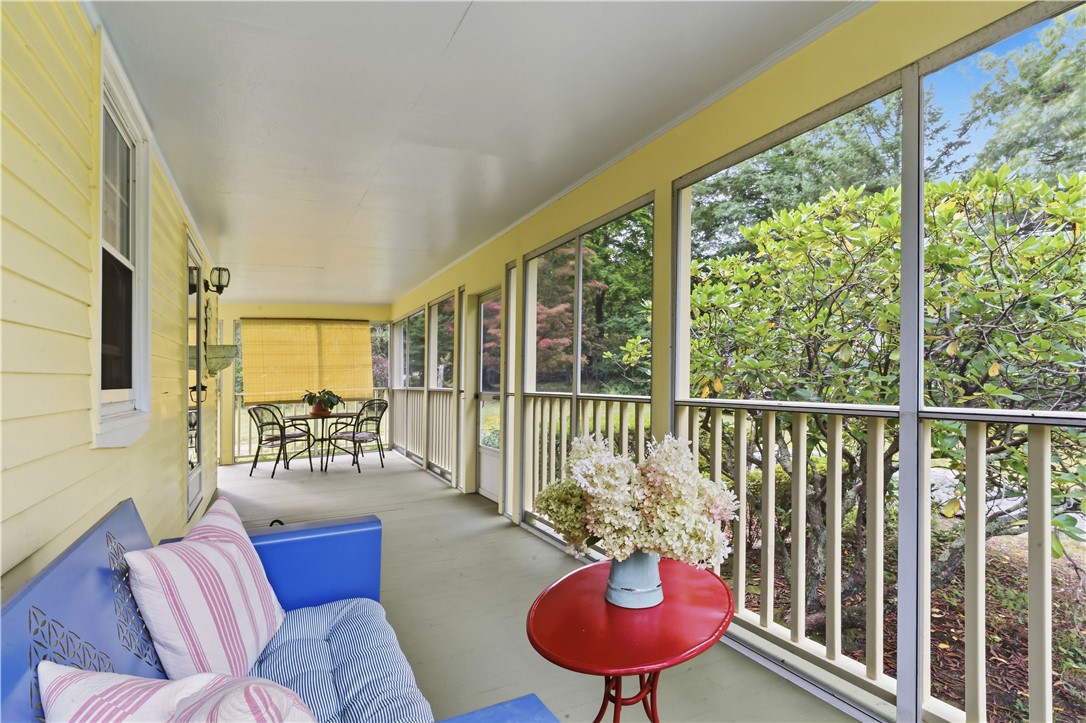 808 Ten Rod Road