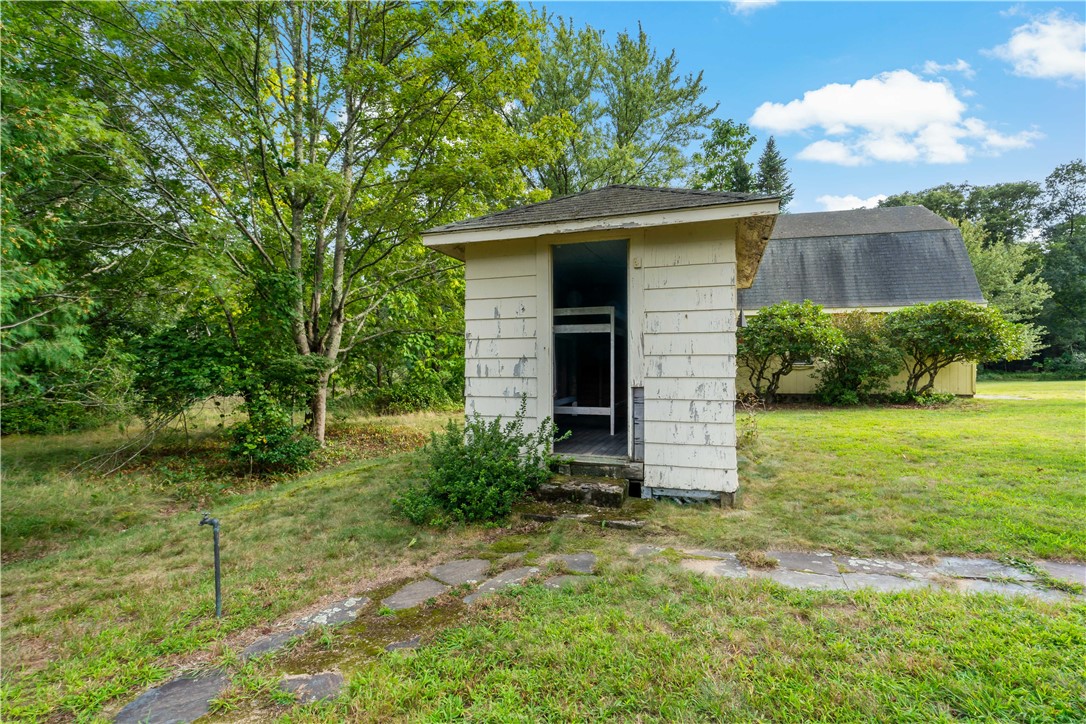 808 Ten Rod Road