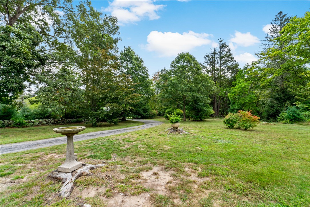 808 Ten Rod Road
