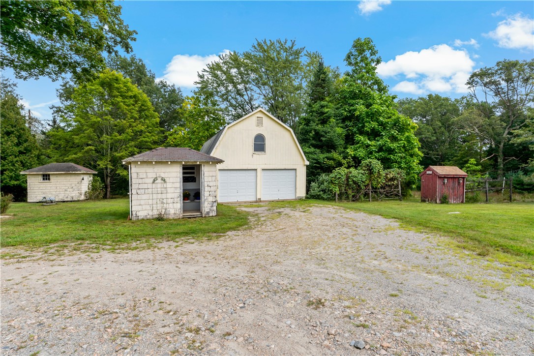 808 Ten Rod Road