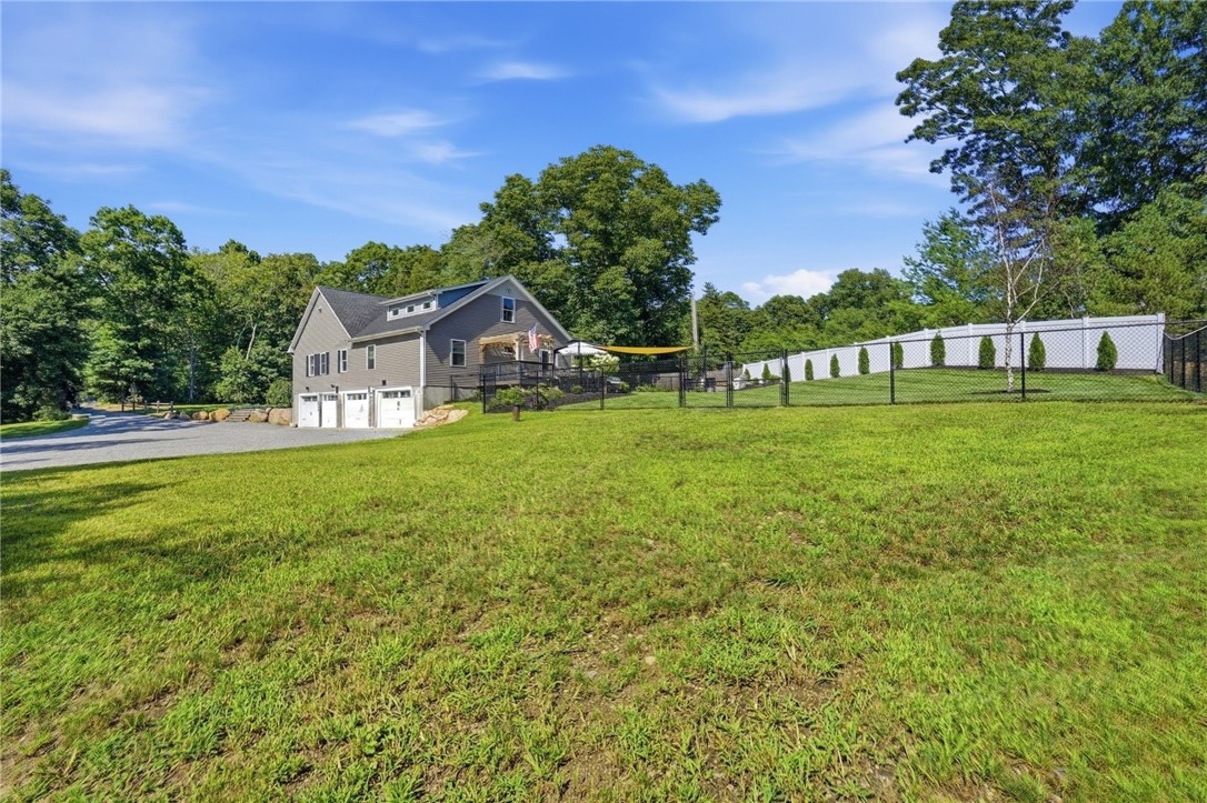 95 Buttonwoods Road