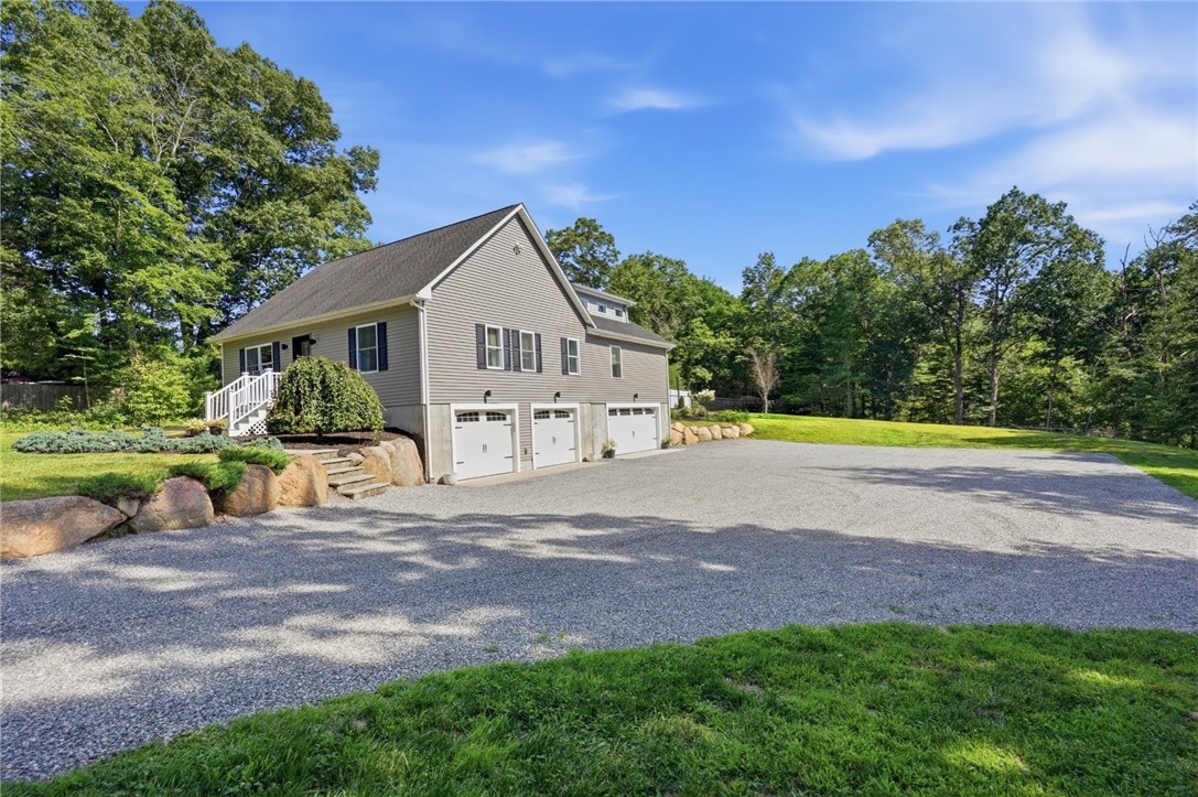 95 Buttonwoods Road