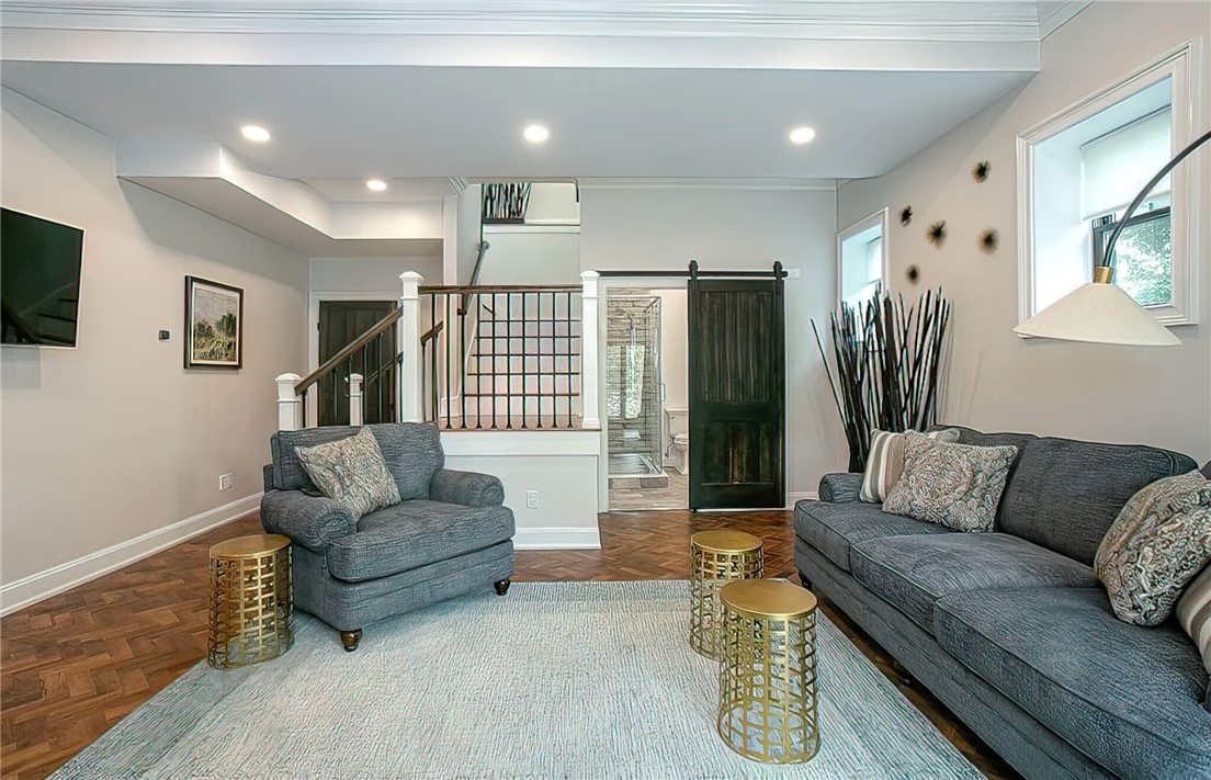 6 Honey Pot Hook Road