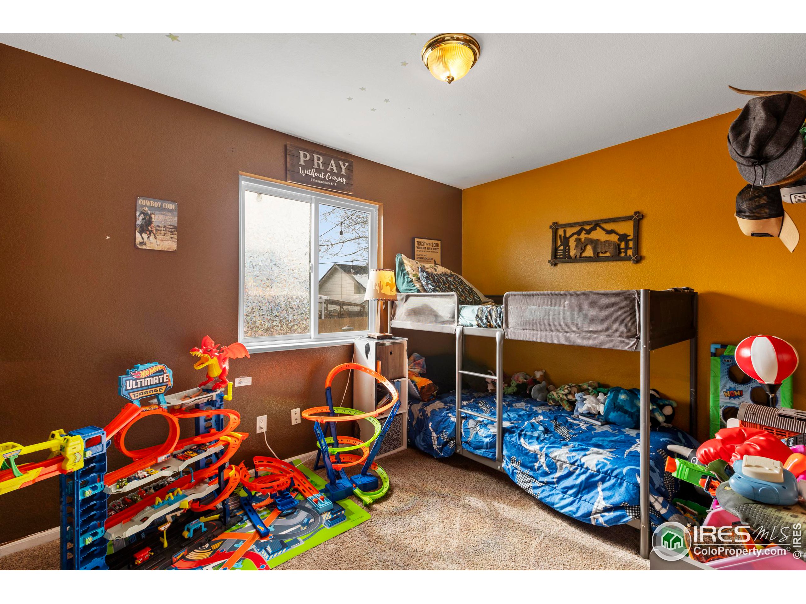 326 Riviera Ln