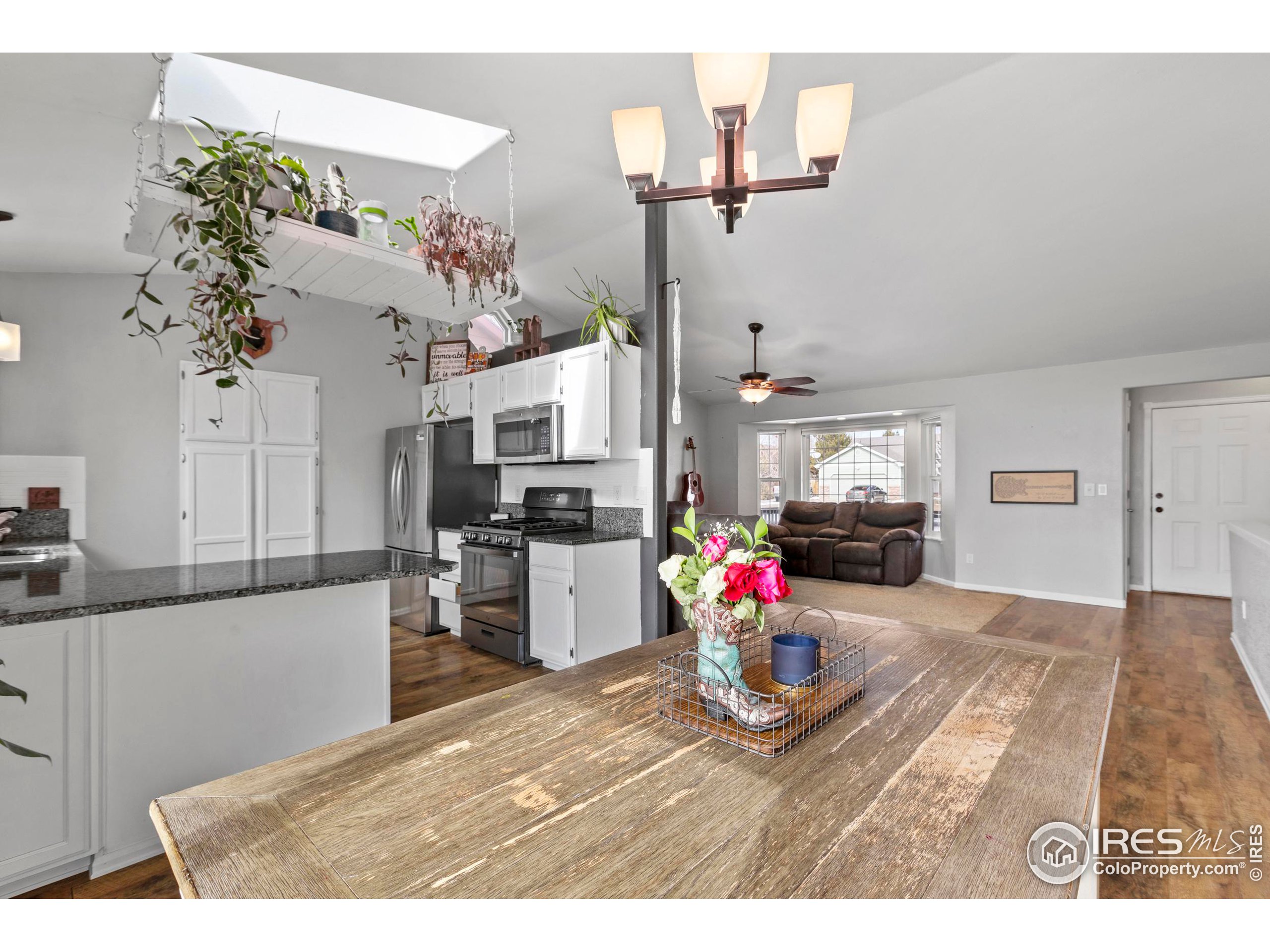 326 Riviera Ln