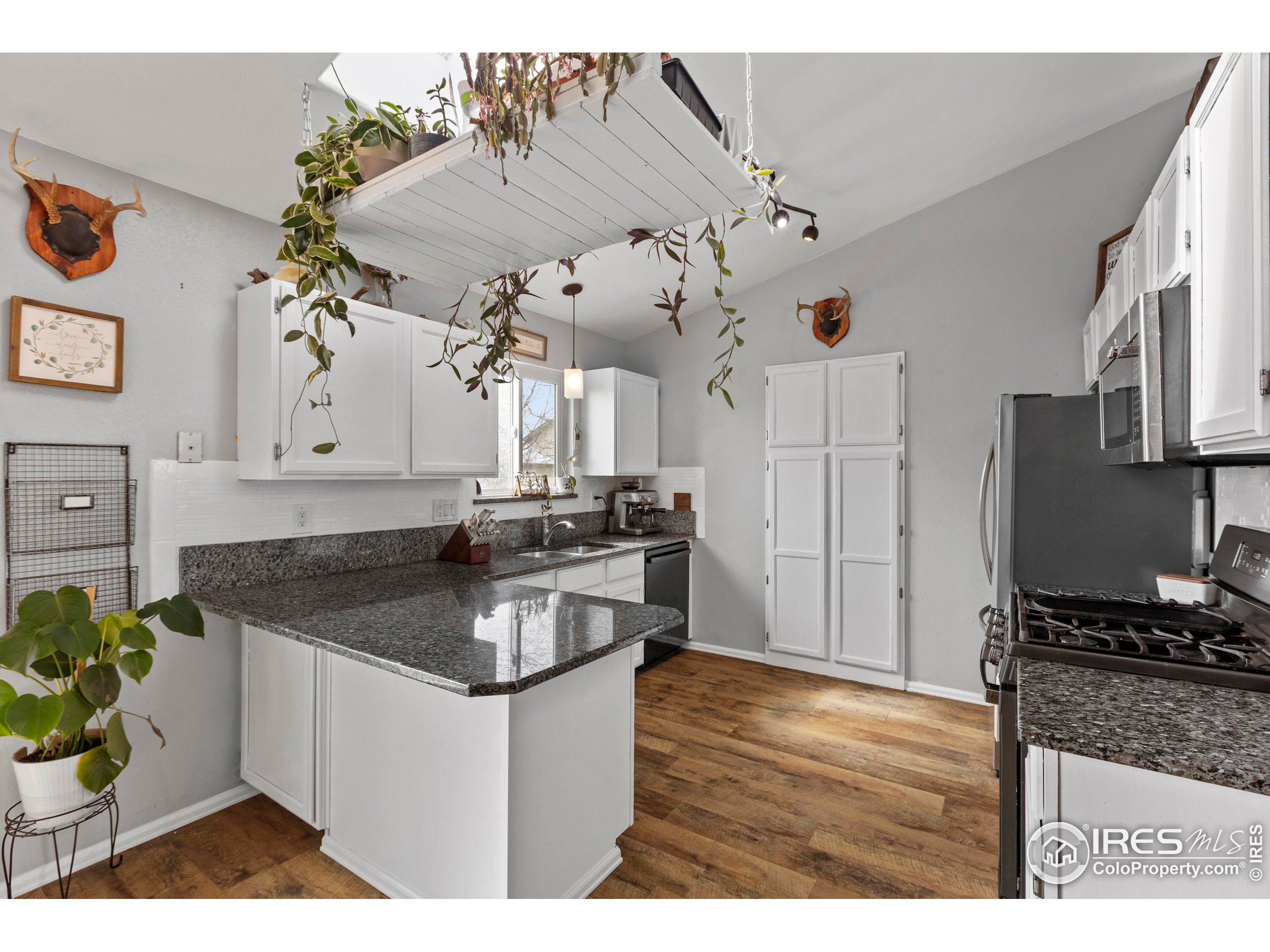 326 Riviera Ln