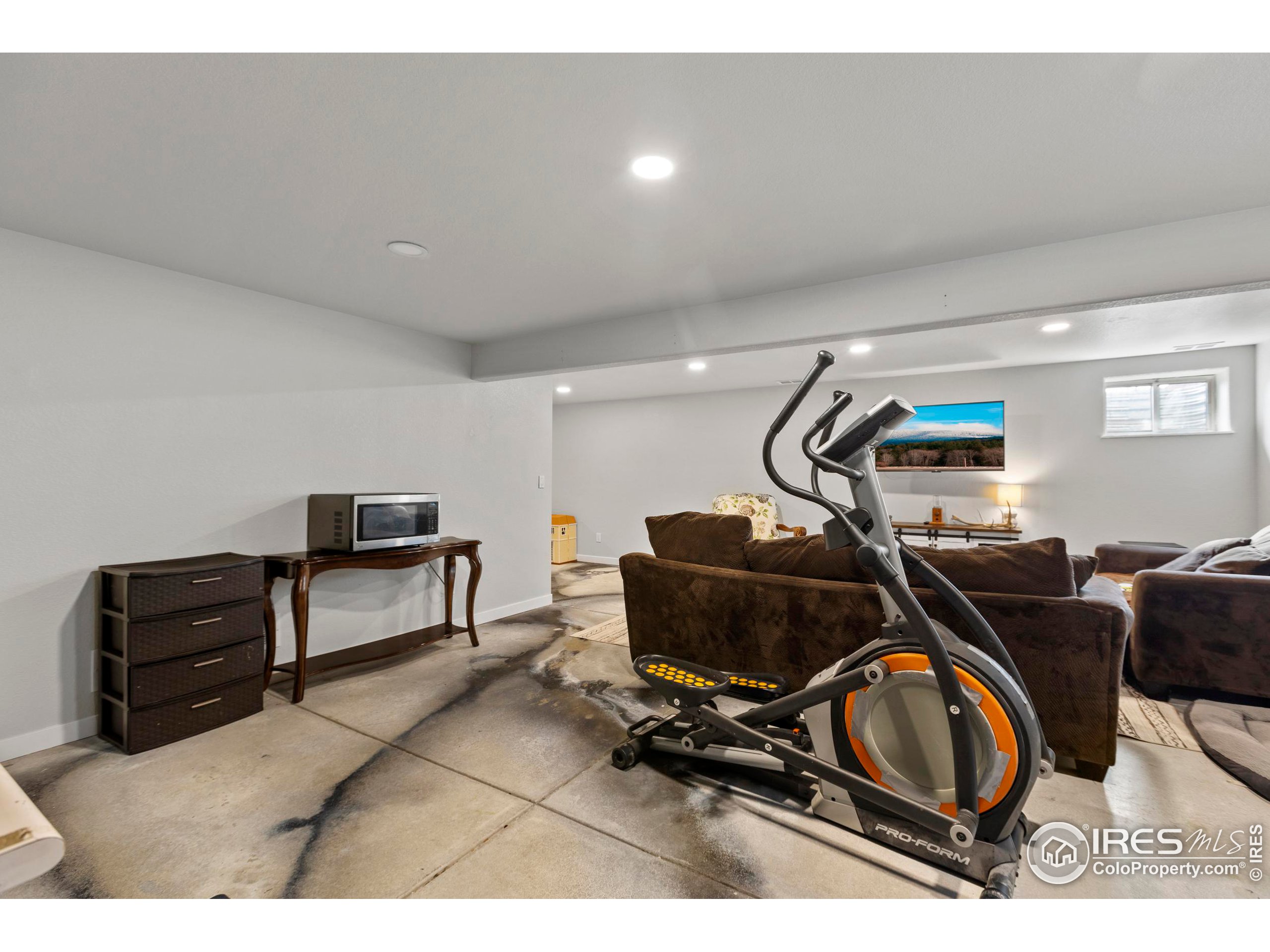 326 Riviera Ln