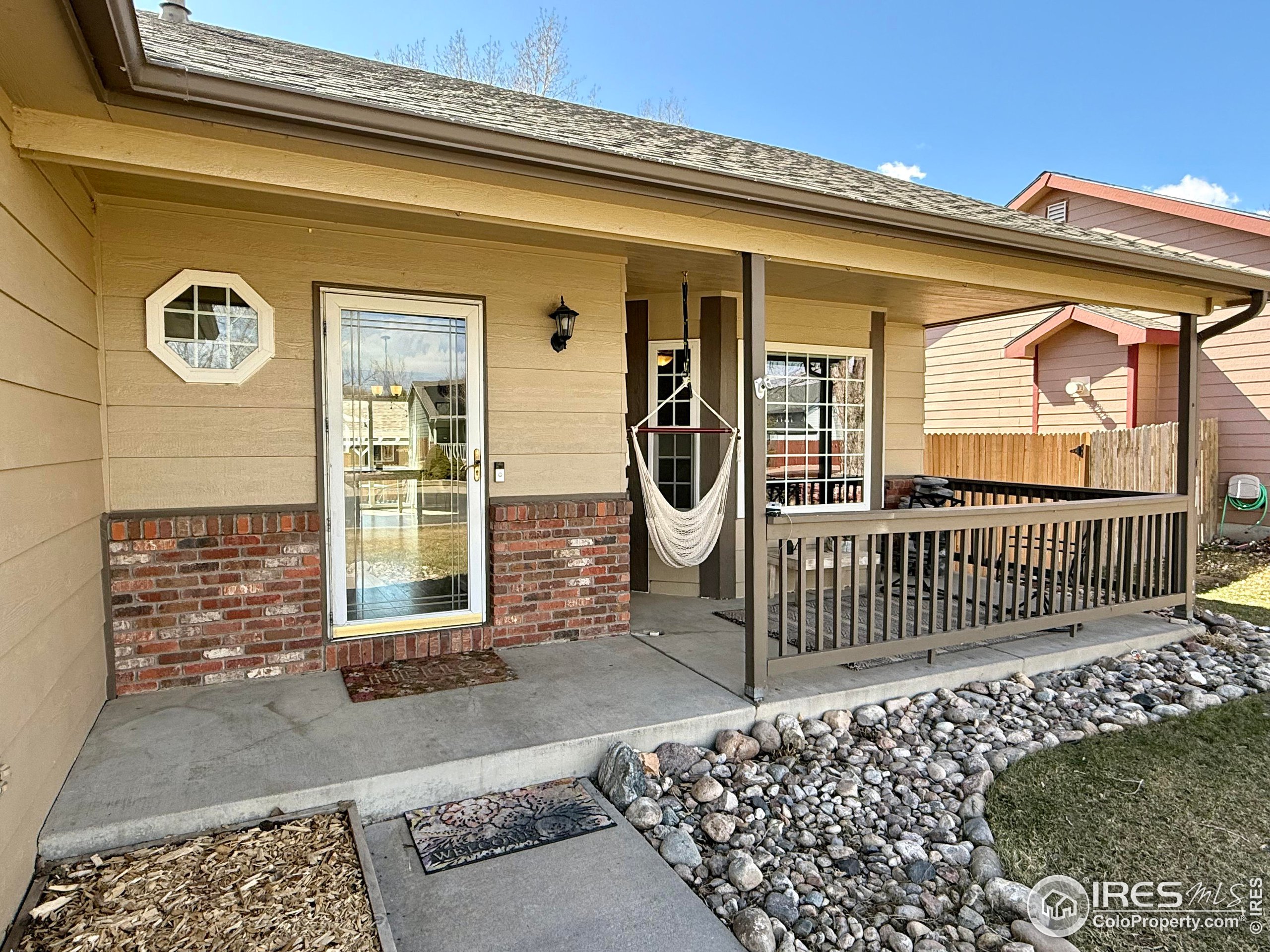 326 Riviera Ln