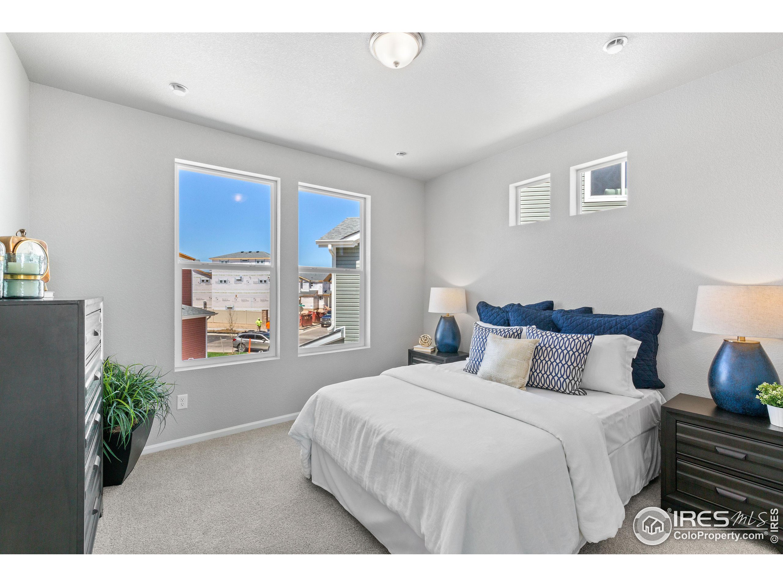 3381 Barkwood Dr