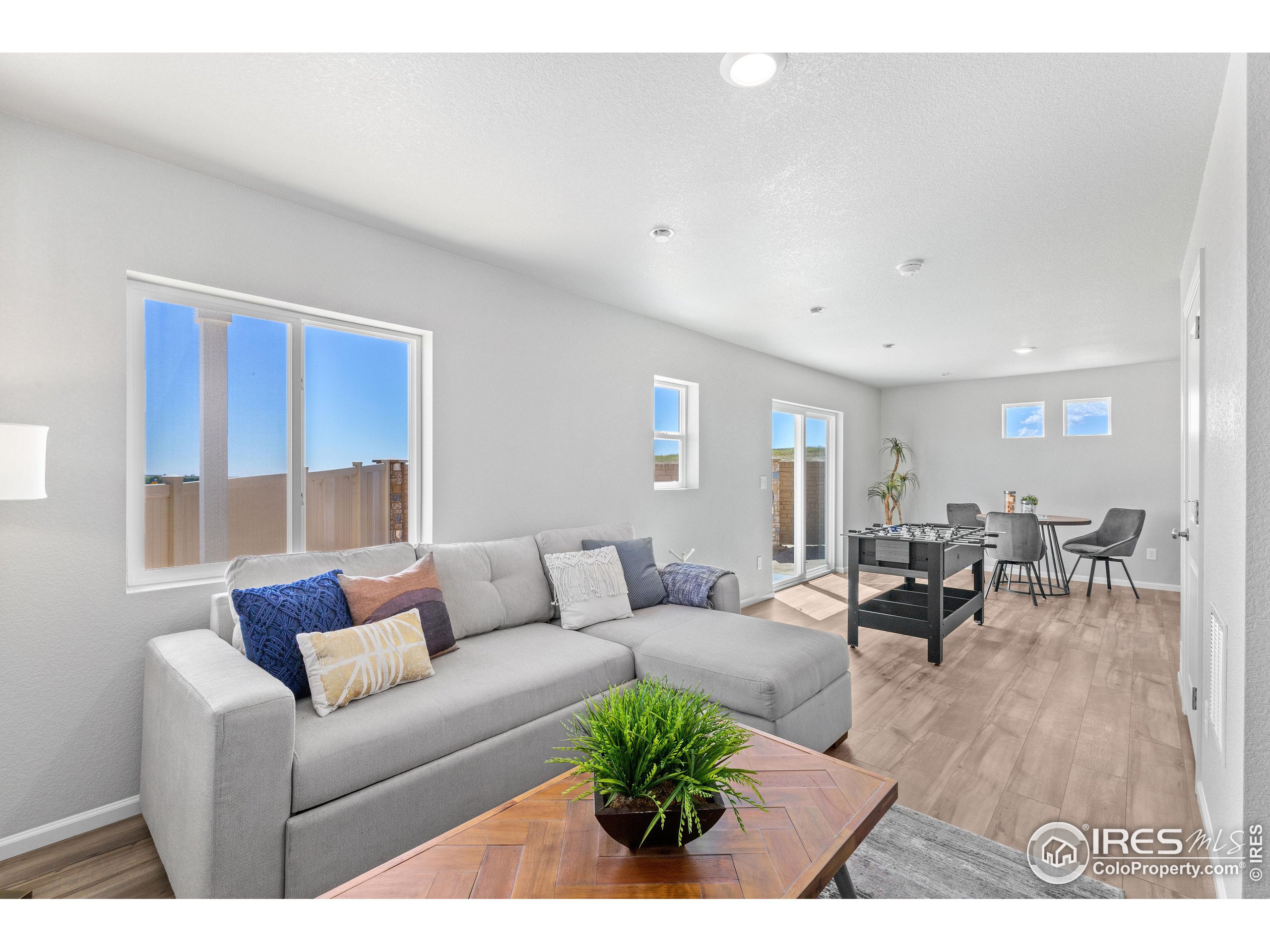 3381 Barkwood Dr
