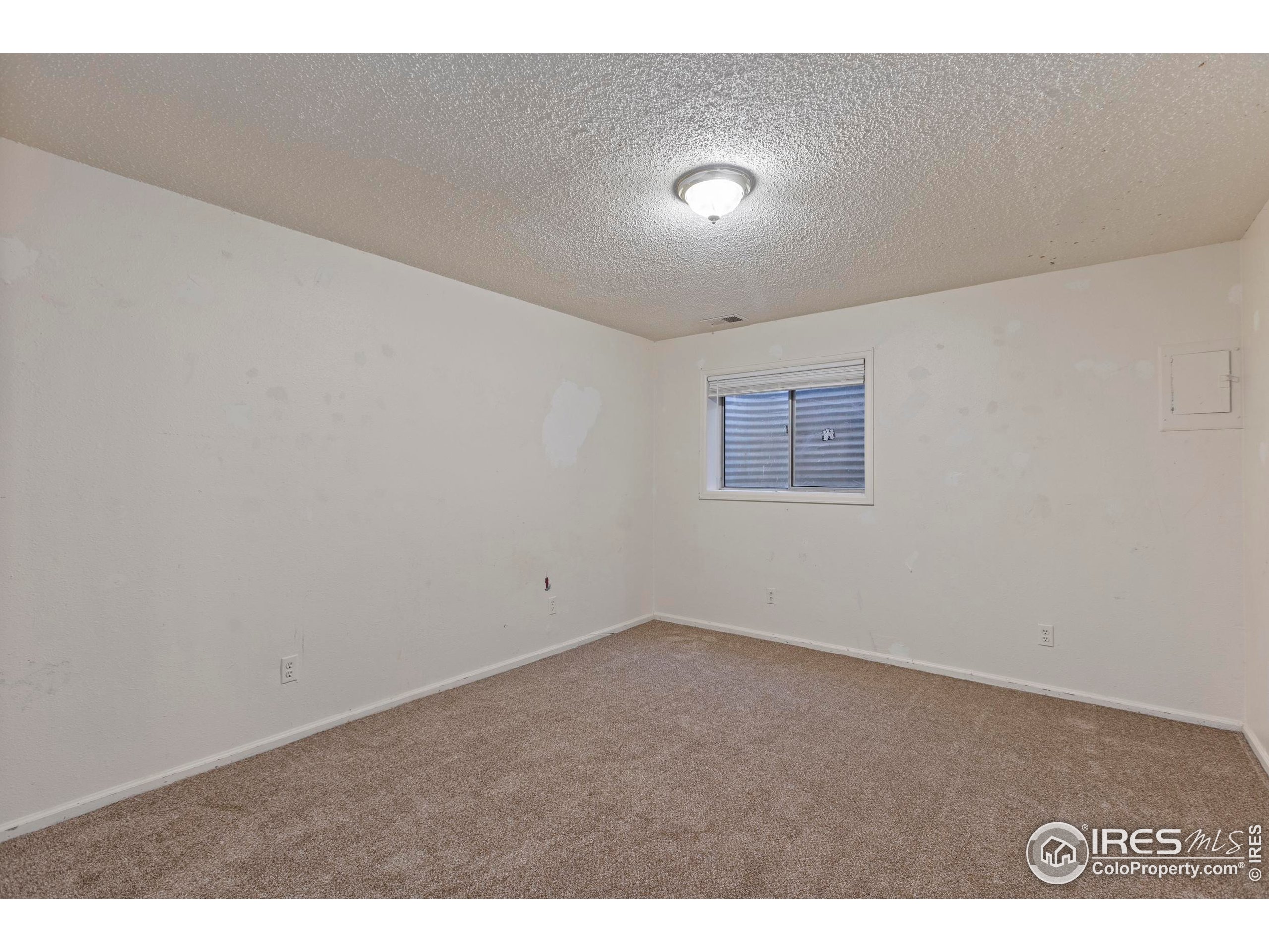 2172 Hackberry Cir