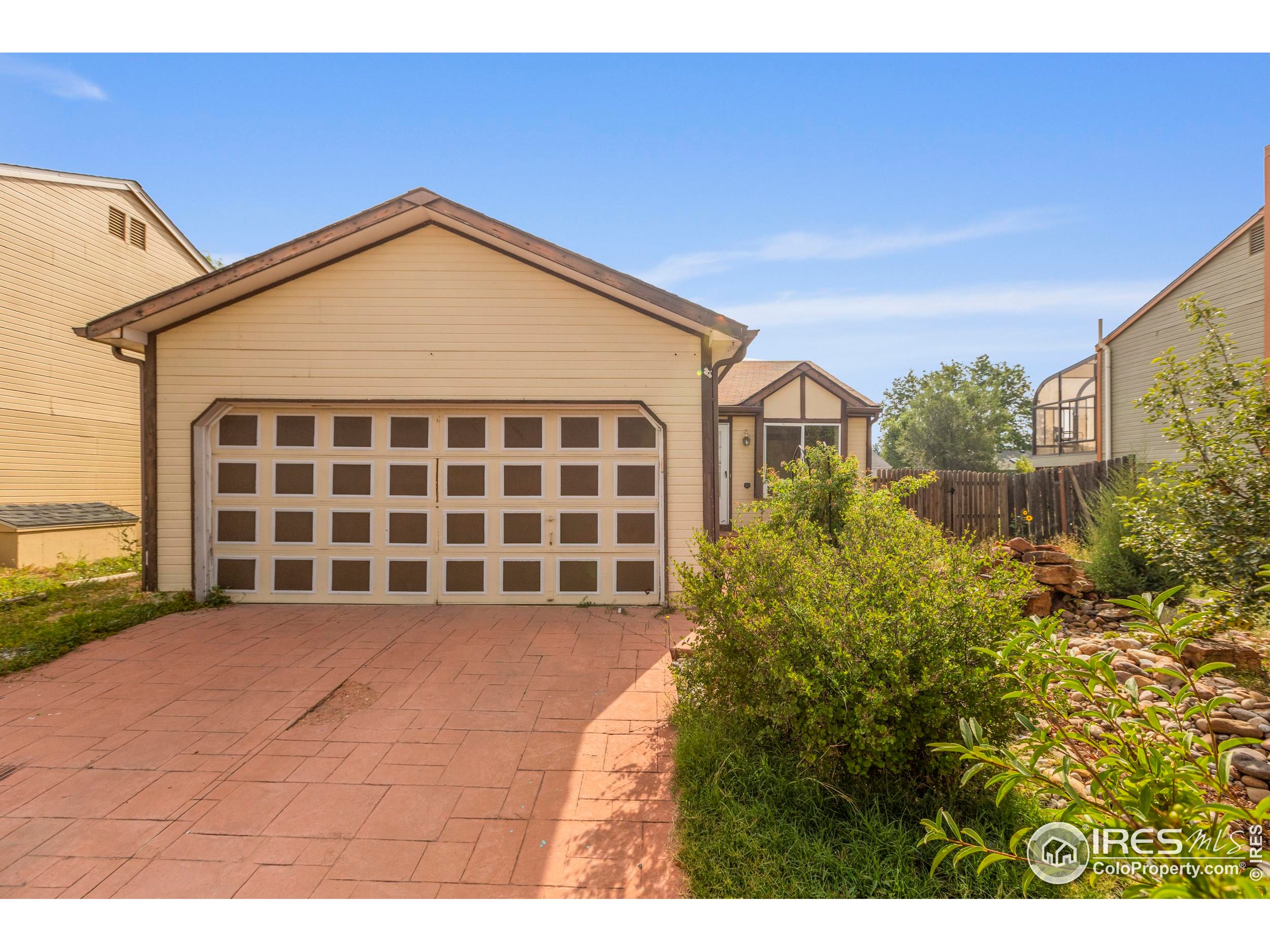 2172 Hackberry Cir