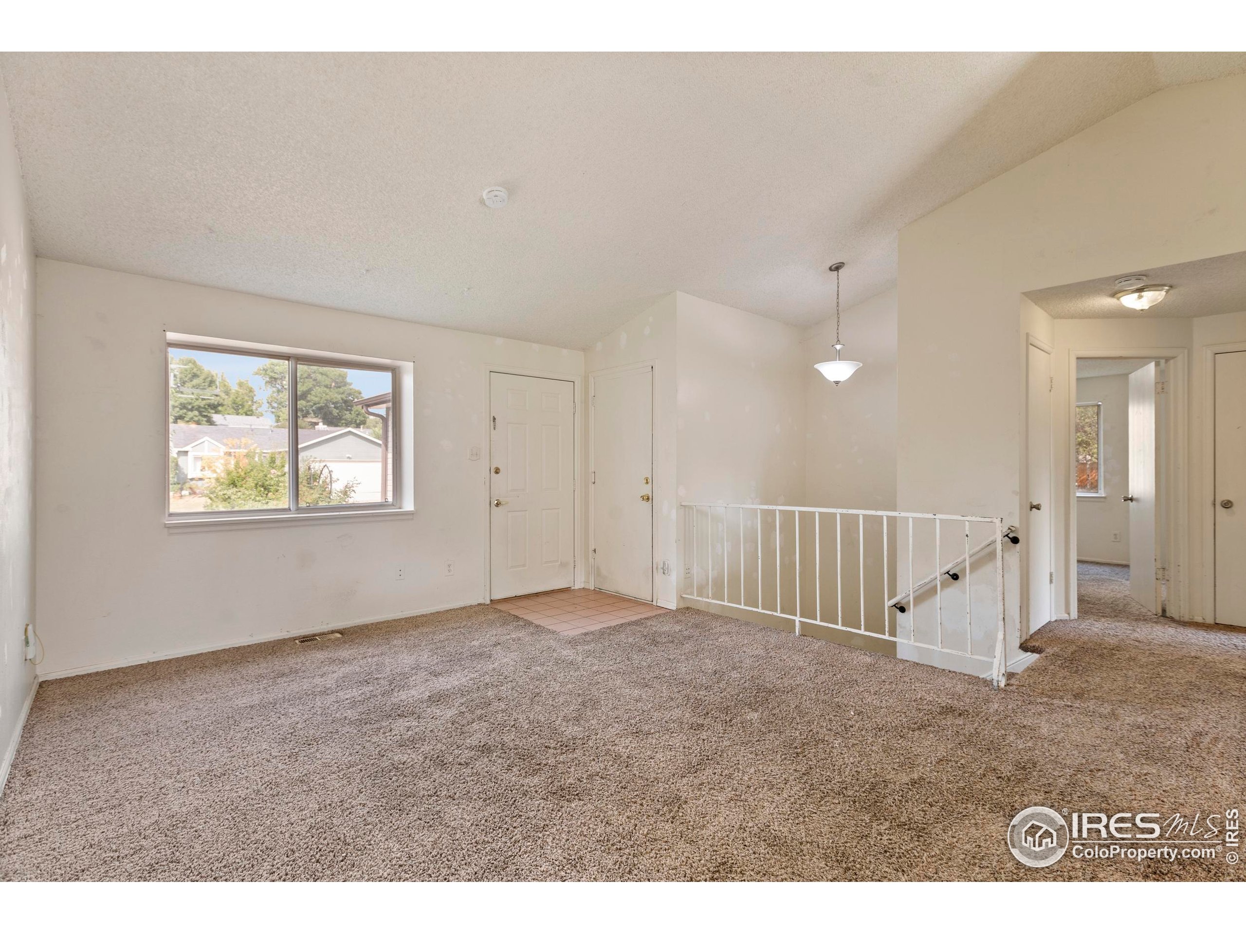 2172 Hackberry Cir