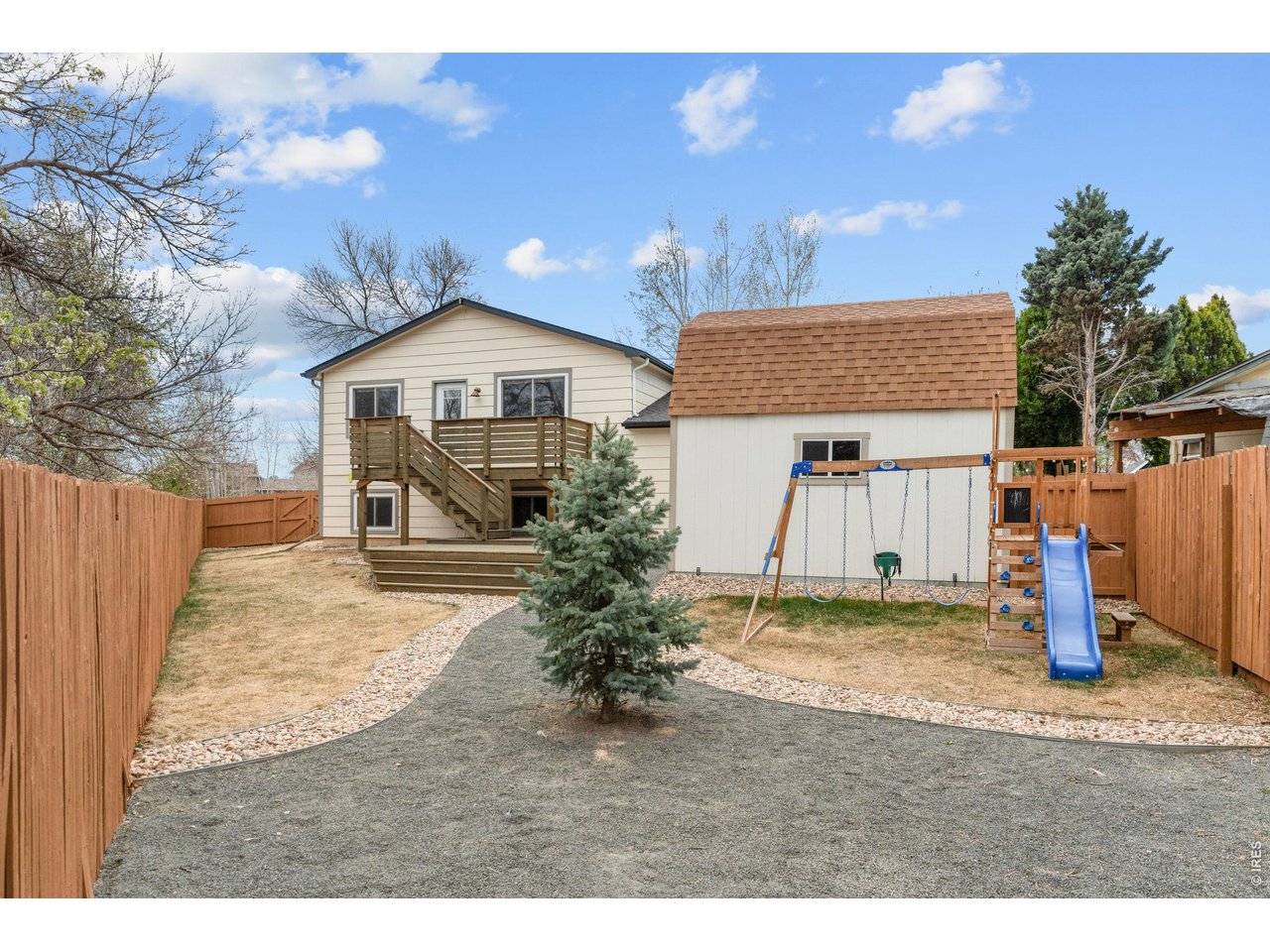 3954 Caddoa Dr