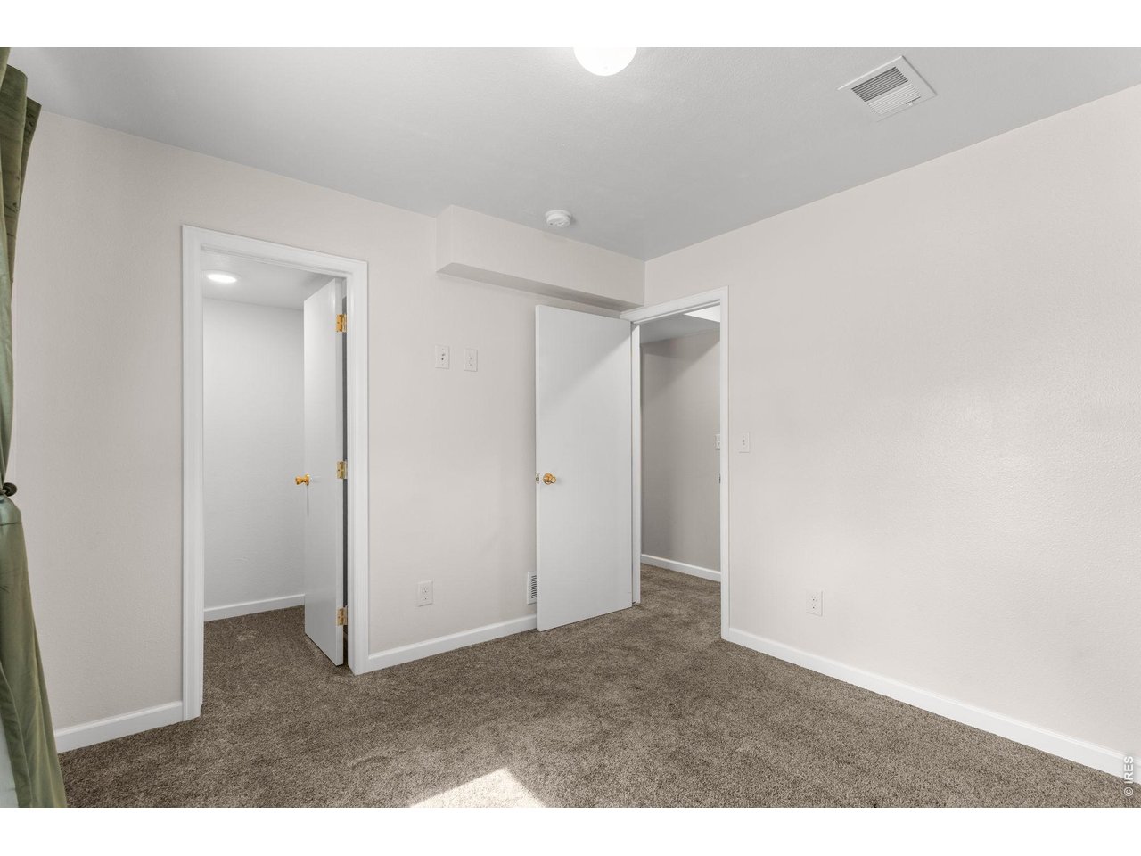 3954 Caddoa Dr